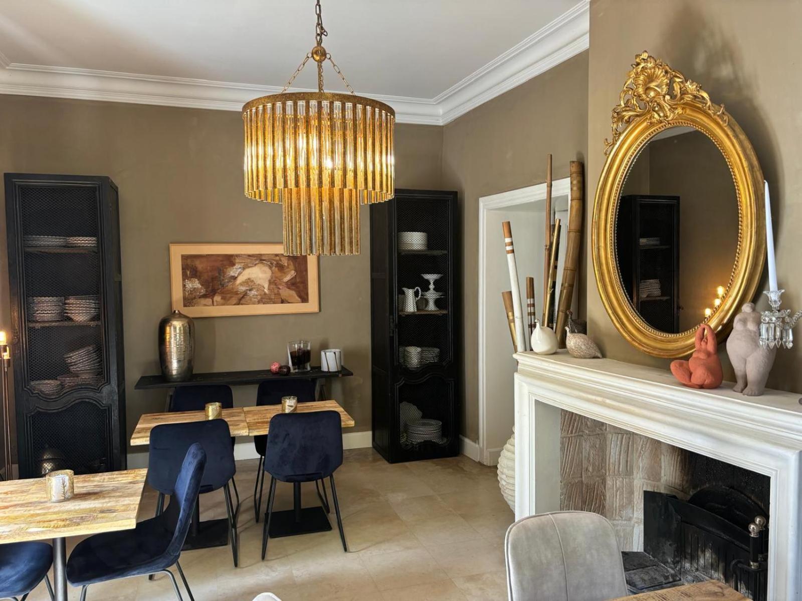 ユゼ Manoir Des Sources Bed & Breakfast エクステリア 写真