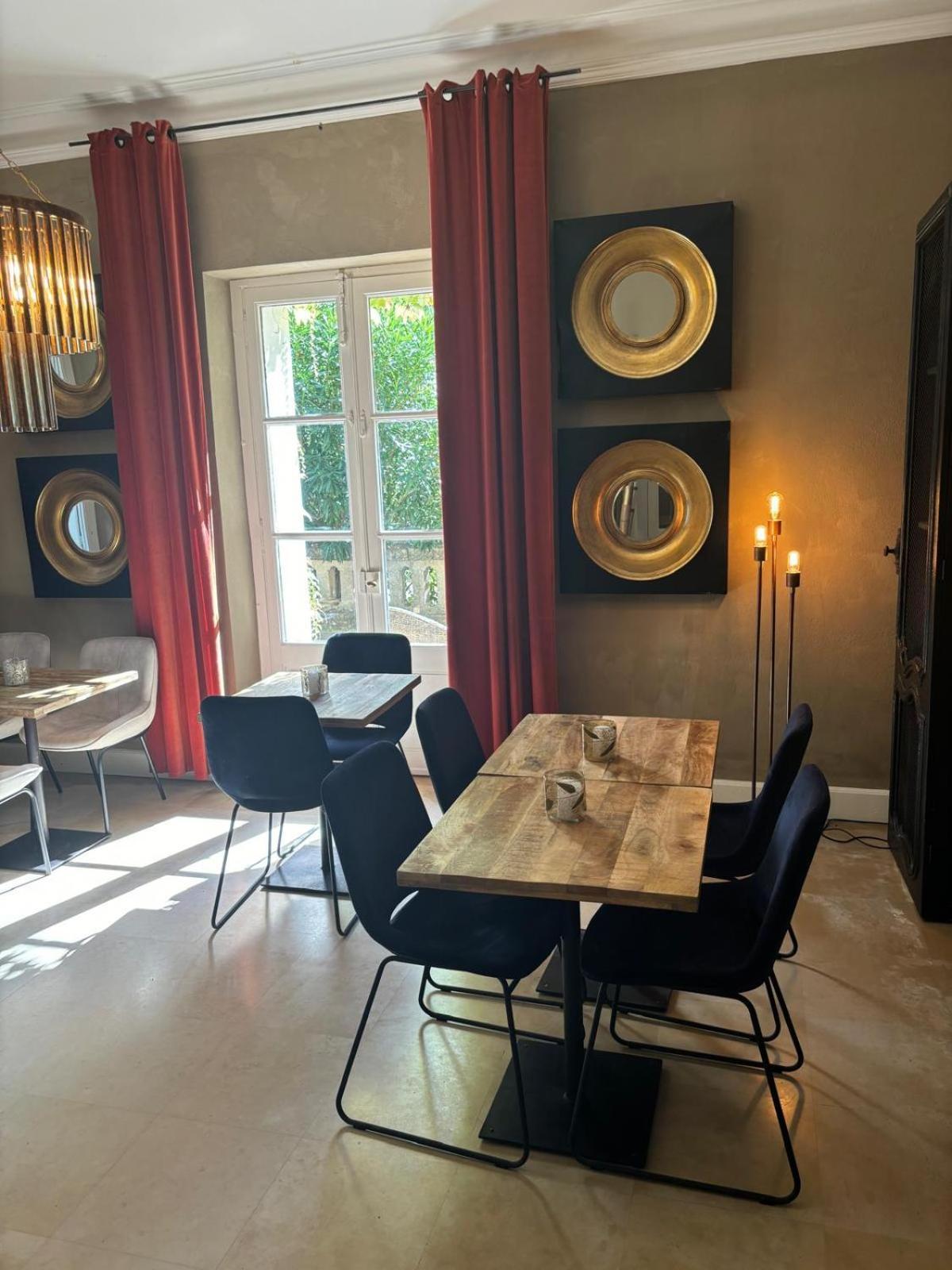 ユゼ Manoir Des Sources Bed & Breakfast エクステリア 写真